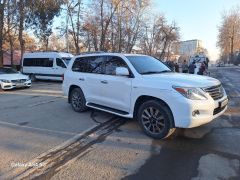 Photo of the vehicle Lexus LX