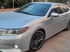 Photo of the vehicle Lexus ES