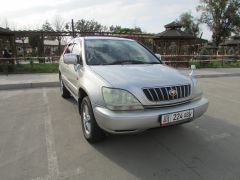 Сүрөт унаа Toyota Harrier