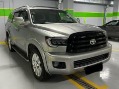 Сүрөт унаа Toyota Sequoia