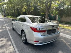 Photo of the vehicle Lexus ES