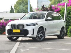 Photo of the vehicle BMW X5