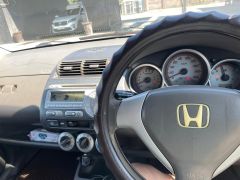 Фото авто Honda Fit