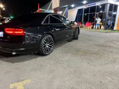 Photo of the vehicle Audi A8