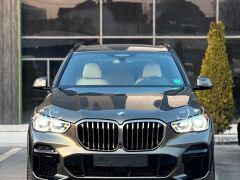 Photo of the vehicle BMW X5