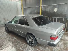 Photo of the vehicle Mercedes-Benz W124