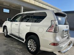 Photo of the vehicle Lexus GX