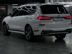 Photo of the vehicle BMW X7