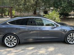 Photo of the vehicle Tesla Model 3