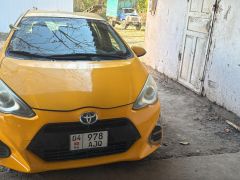 Сүрөт унаа Toyota Prius c