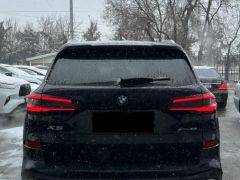 Photo of the vehicle BMW X5