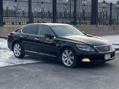 Photo of the vehicle Lexus LS