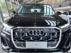 Photo of the vehicle Audi Q7