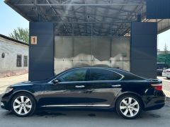 Photo of the vehicle Lexus LS