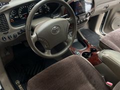 Сүрөт унаа Toyota Sequoia