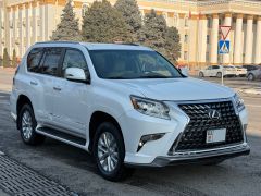 Photo of the vehicle Lexus GX