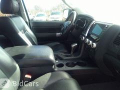 Фото авто Toyota Sequoia