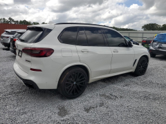 Photo of the vehicle BMW X5