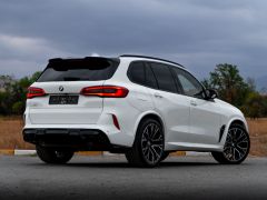 Photo of the vehicle BMW X5