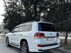 Photo of the vehicle Toyota Land Cruiser