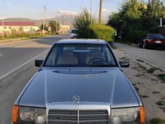 Сүрөт унаа Mercedes-Benz W124