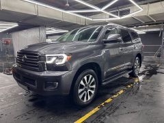 Фото авто Toyota Sequoia