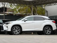 Photo of the vehicle Lexus RX