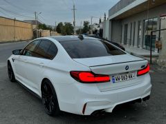 Photo of the vehicle BMW M5