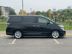 Photo of the vehicle Toyota Vellfire