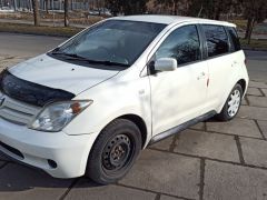 Фото авто Toyota Ist