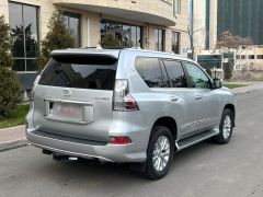 Photo of the vehicle Lexus GX