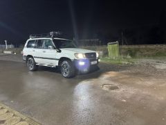 Сүрөт унаа Toyota Land Cruiser