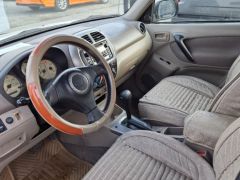 Сүрөт унаа Toyota RAV4