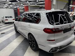 Photo of the vehicle BMW X7