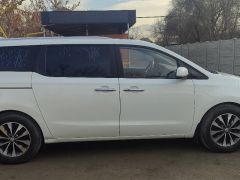 Photo of the vehicle Kia Carnival