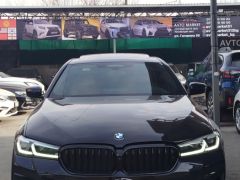 Photo of the vehicle BMW 5 Series