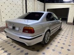 Photo of the vehicle BMW 5 Series