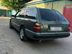 Сүрөт унаа Mercedes-Benz W124