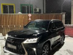 Photo of the vehicle Lexus LX