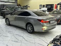 Photo of the vehicle Lexus ES