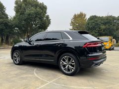 Сүрөт унаа Audi Q8