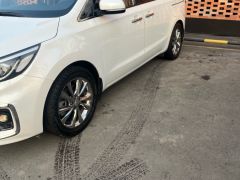 Фото авто Kia Carnival