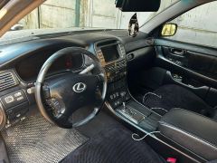 Photo of the vehicle Lexus LS