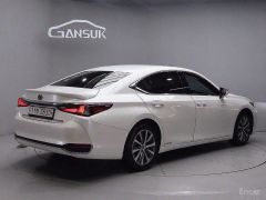 Photo of the vehicle Lexus ES