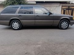 Photo of the vehicle Mercedes-Benz W124