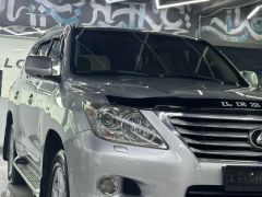 Photo of the vehicle Lexus LX