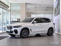 Photo of the vehicle BMW X5