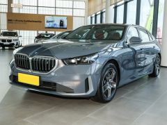 Photo of the vehicle BMW i5