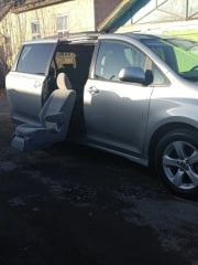 Photo of the vehicle Toyota Sienna