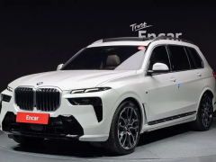 Фото авто BMW X7